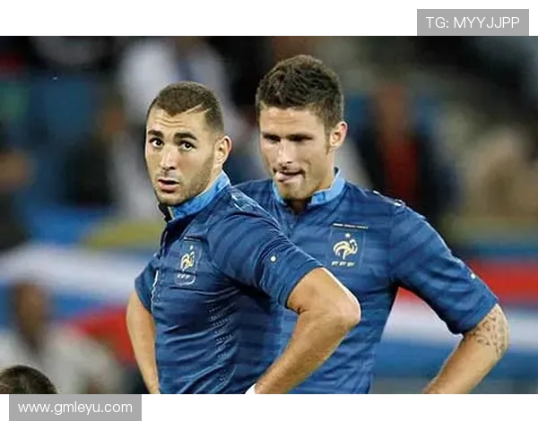 吉鲁与本泽马：终结模式分化，单点支点vs灵活游移