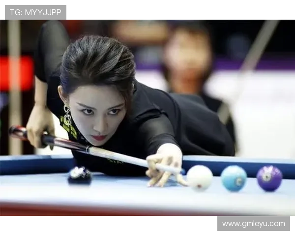 潘晓婷在家练球，邻居以为楼上在打雷