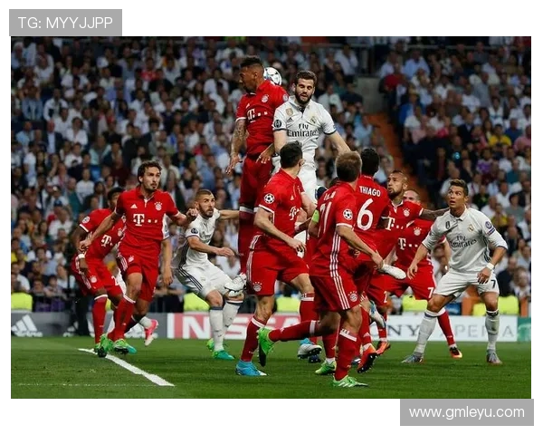 拜仁防线问题持续暴露，稳定性承压，对争冠形势形成制约。